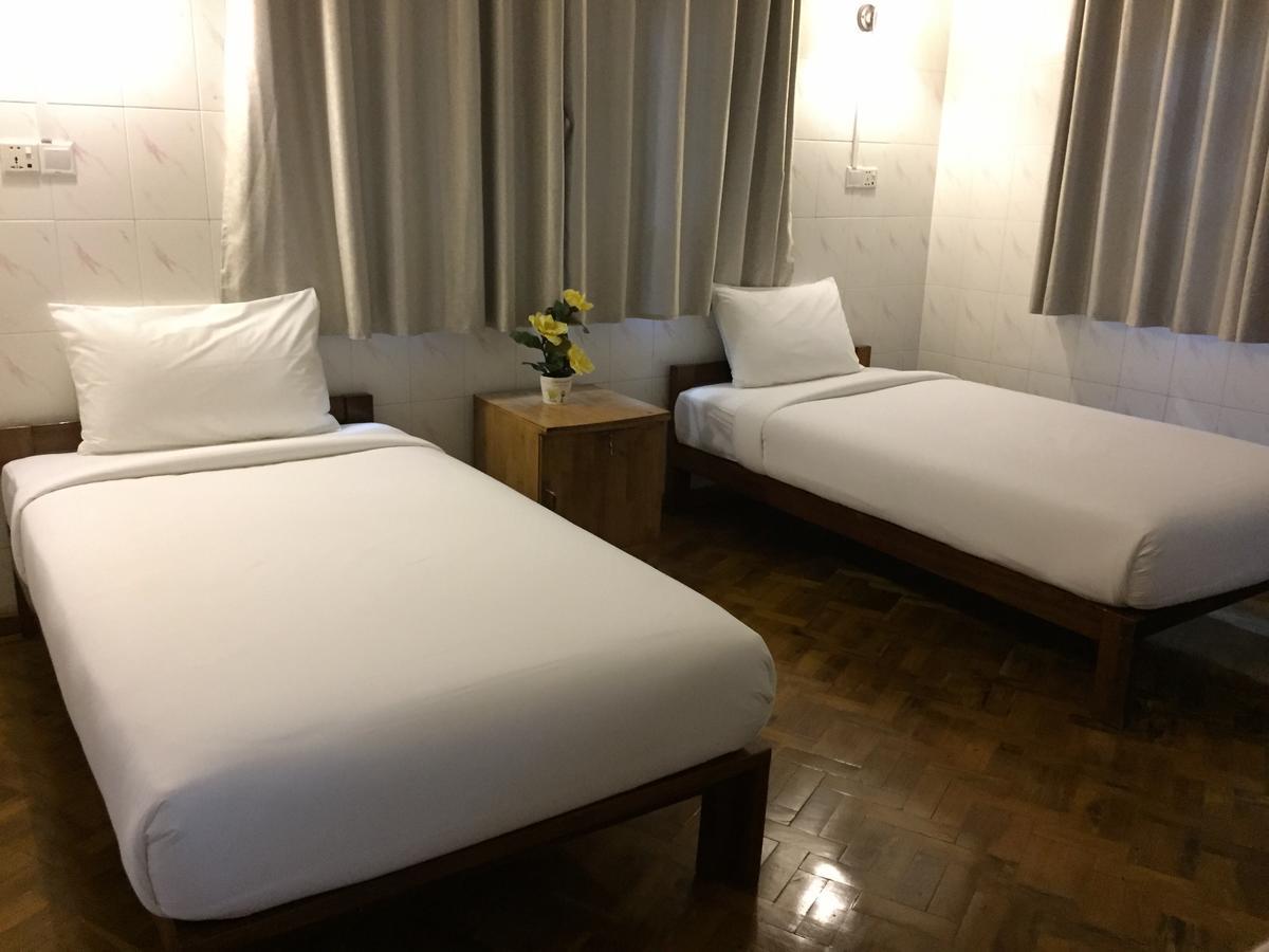 Celia Hostel Mandalaj Zewnętrze zdjęcie