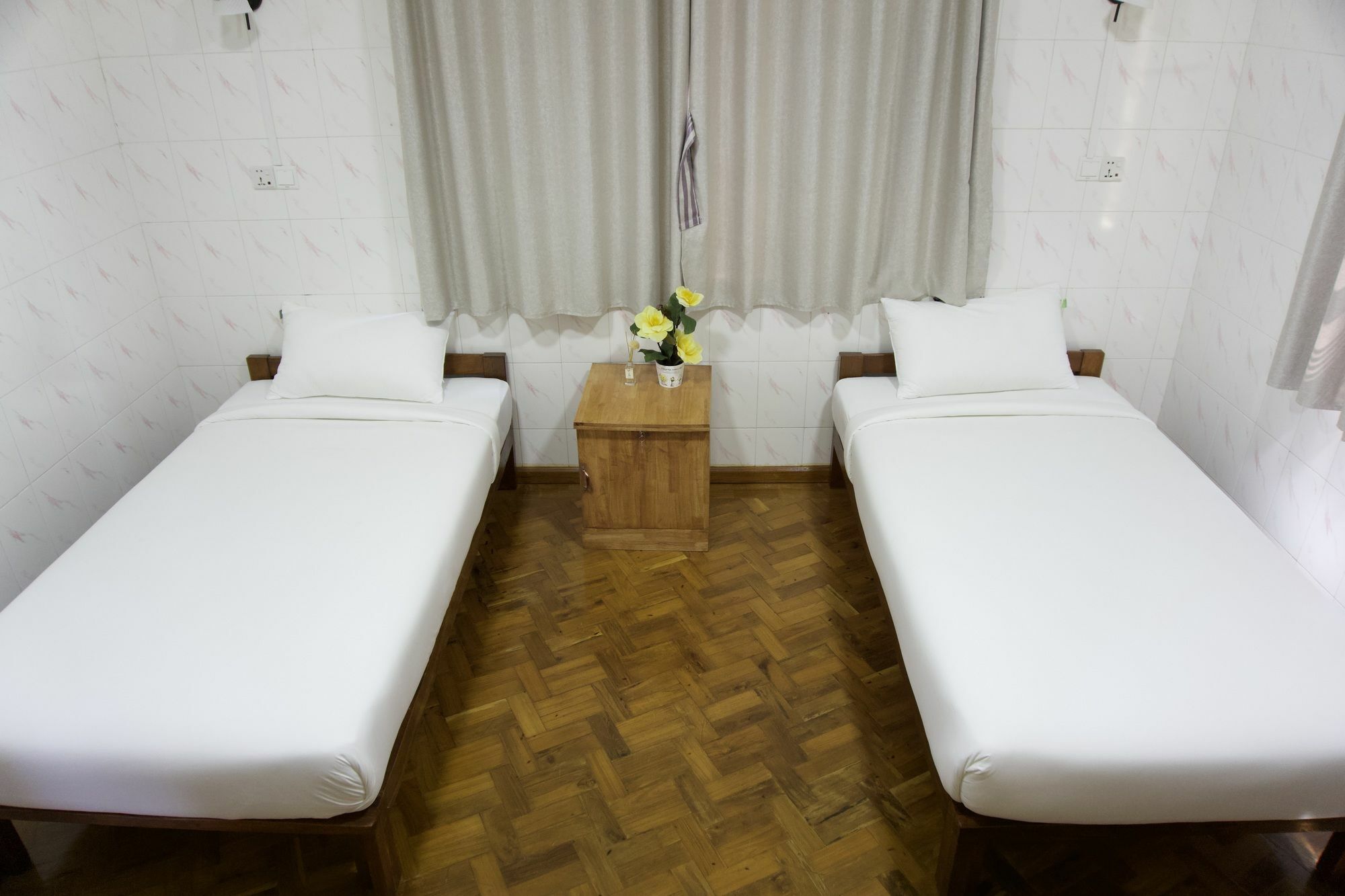 Celia Hostel Mandalaj Zewnętrze zdjęcie